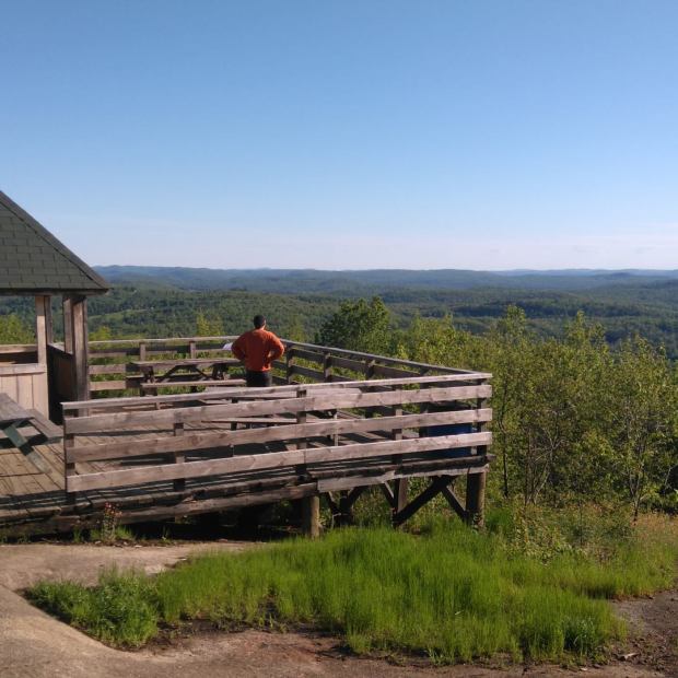 Parc des Montagnes Noires de Ripon - Tourisme Outaouais - Tourisme ...