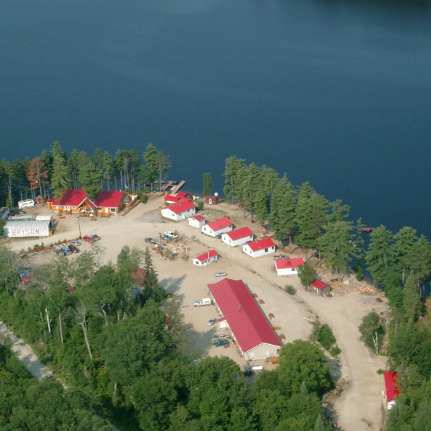 Bryson Lake Lodge Tourisme Outaouais