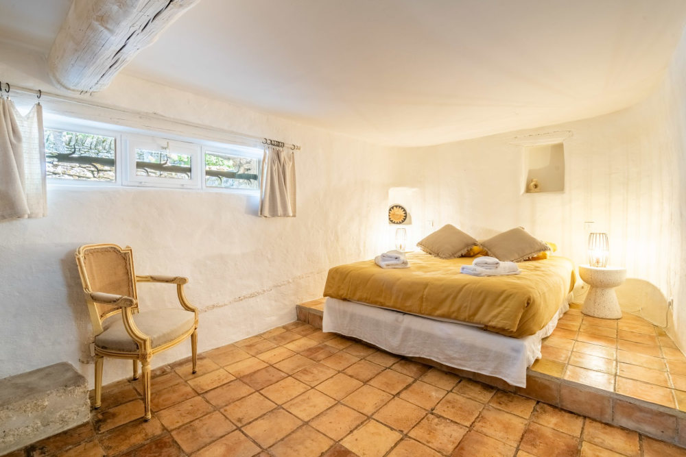 Photographs of Mas la Gineste villa in Provence - Image 39 of 46
