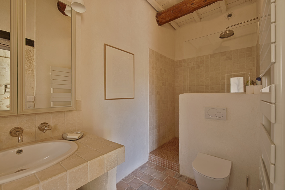 Photographs of L’Aqueduc villa in Provence - Image 25 of 37