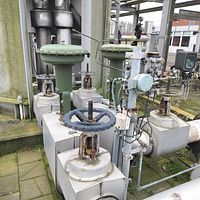 Vertical Heated Vessel with Stack- - Image 3