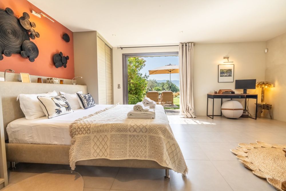 Photographs of Villa Caseneuve villa in Provence - Image 13 of 42