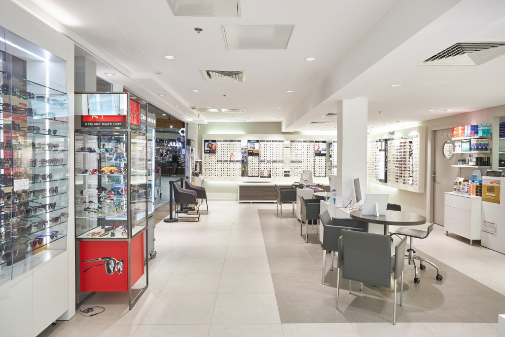 Magasin Opticien C.C. Carrefour - 55 chemin de la Bouyère 83190 OLLIOULES intérieur