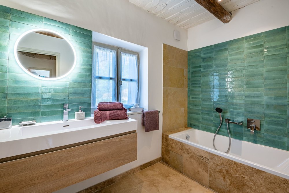 Photographs of Mas de la Salamandre villa in Provence - Image 28 of 57