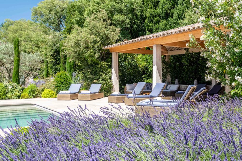 Photographs of Mas du Cardinal villa in Provence - Image 18 of 49