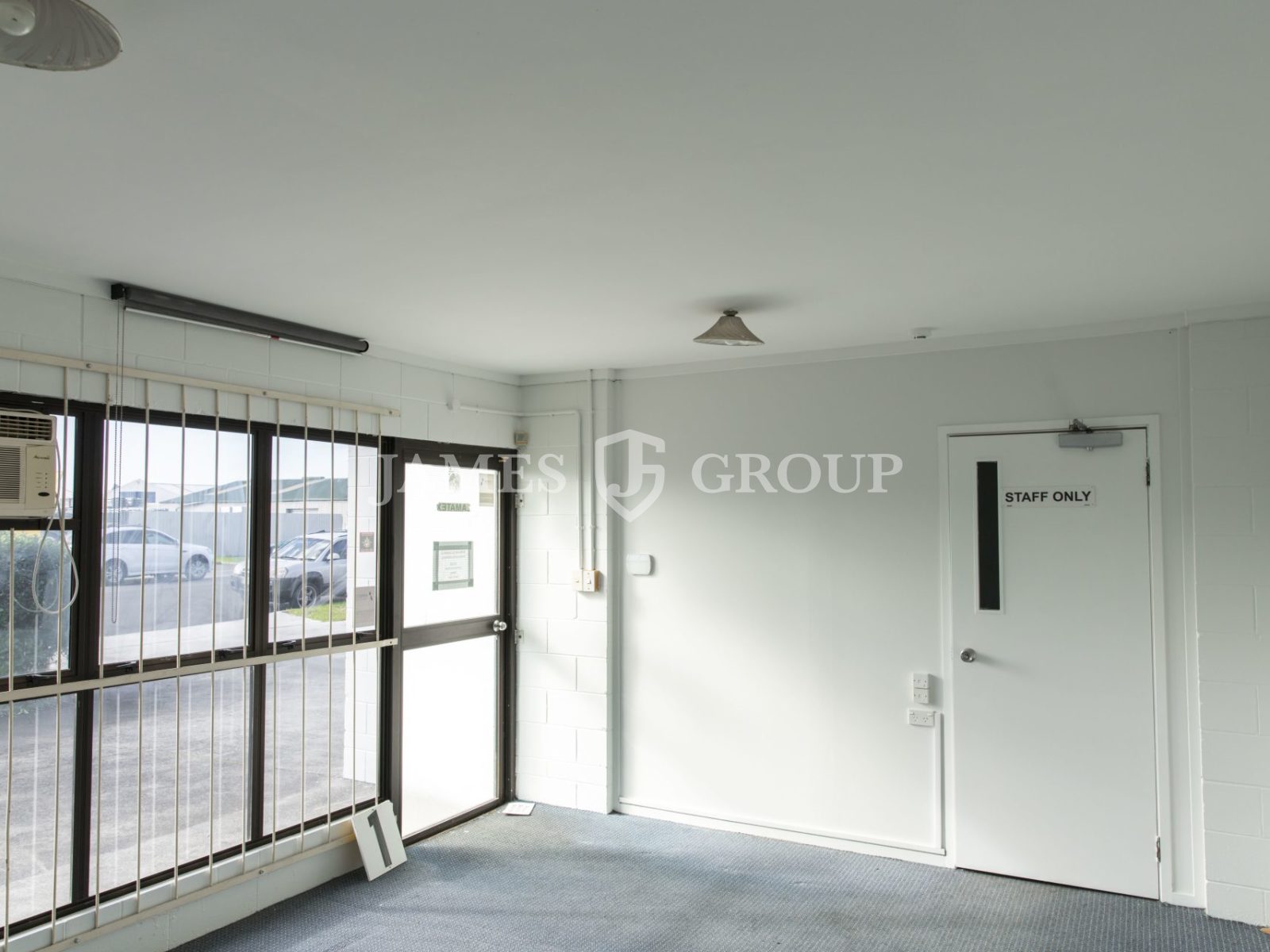 224m² Tidy Road Front Industrial | Henderson