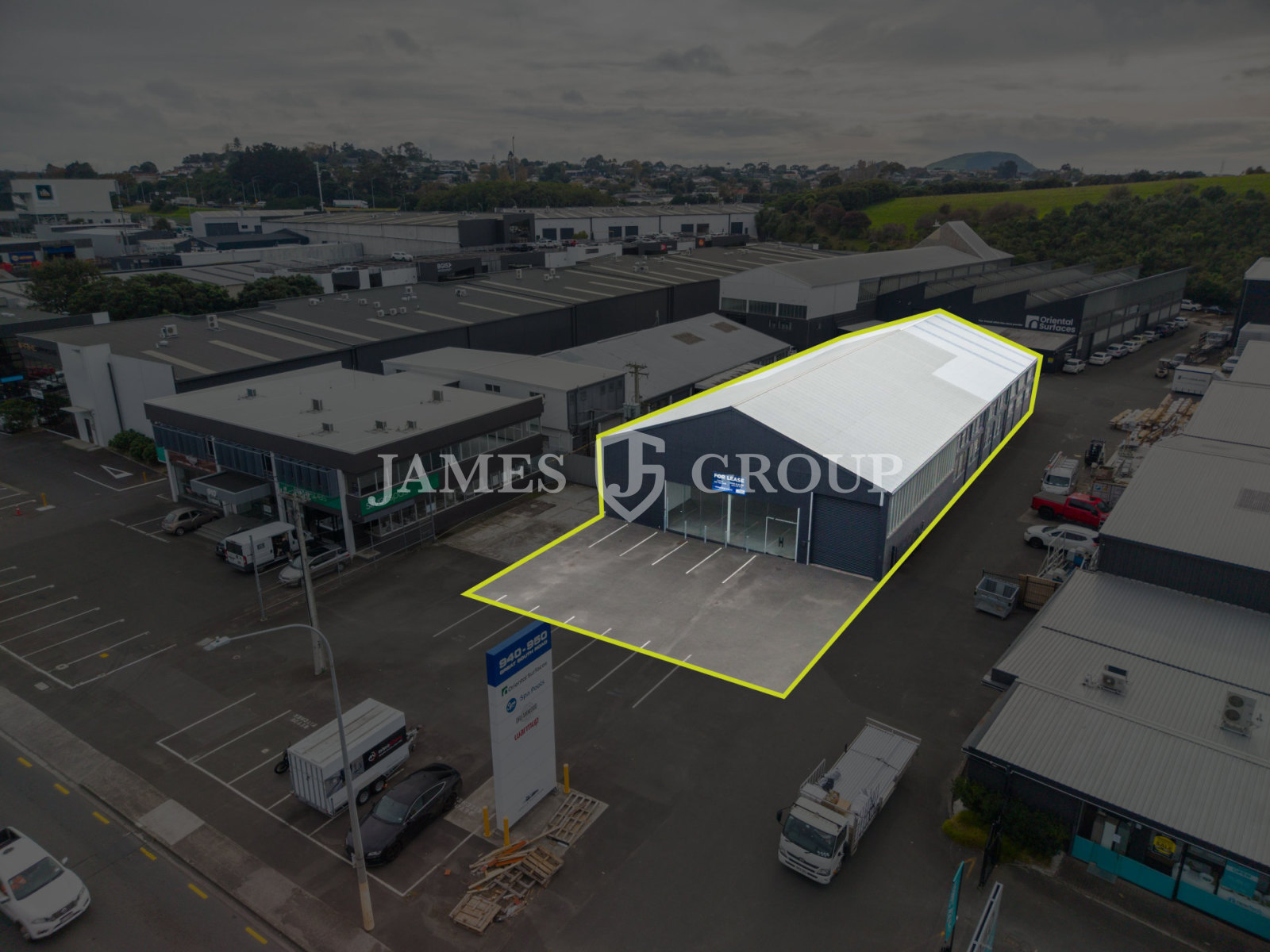 High Profile | 1,165m² Warehouse/showroom