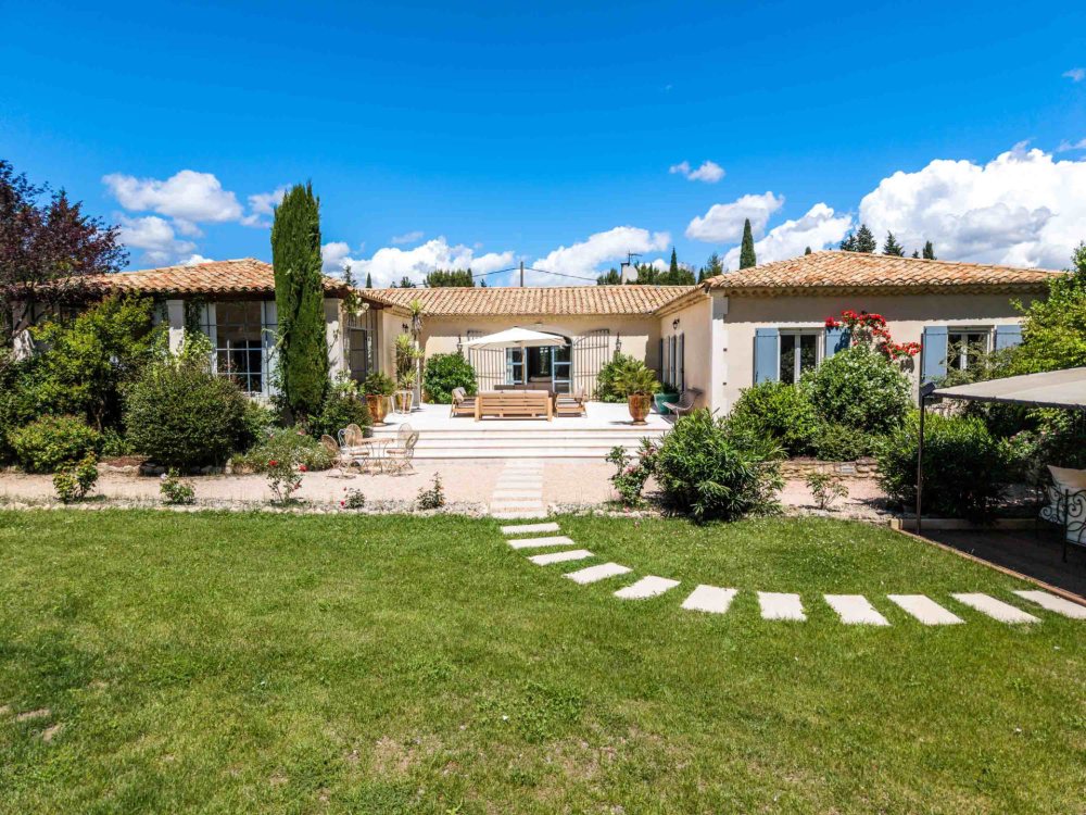 Photographs of Mas du Grelot villa in Provence - Image 37 of 39