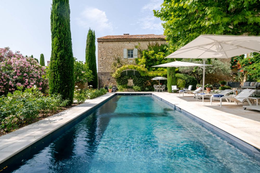 Photographs of Mas Hortensia villa in Provence - Image 2 of 46