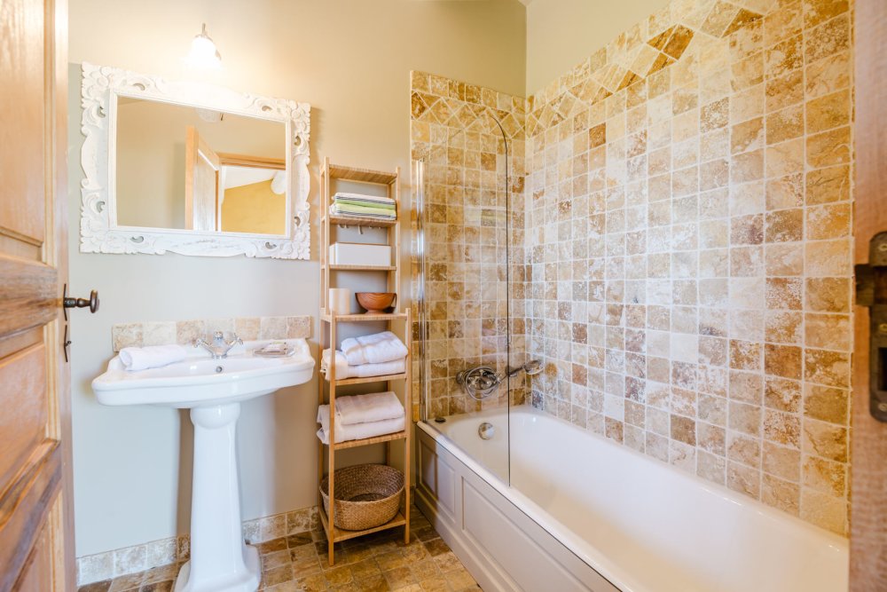 Photographs of Mas Ambre villa in Provence - Image 23 of 51