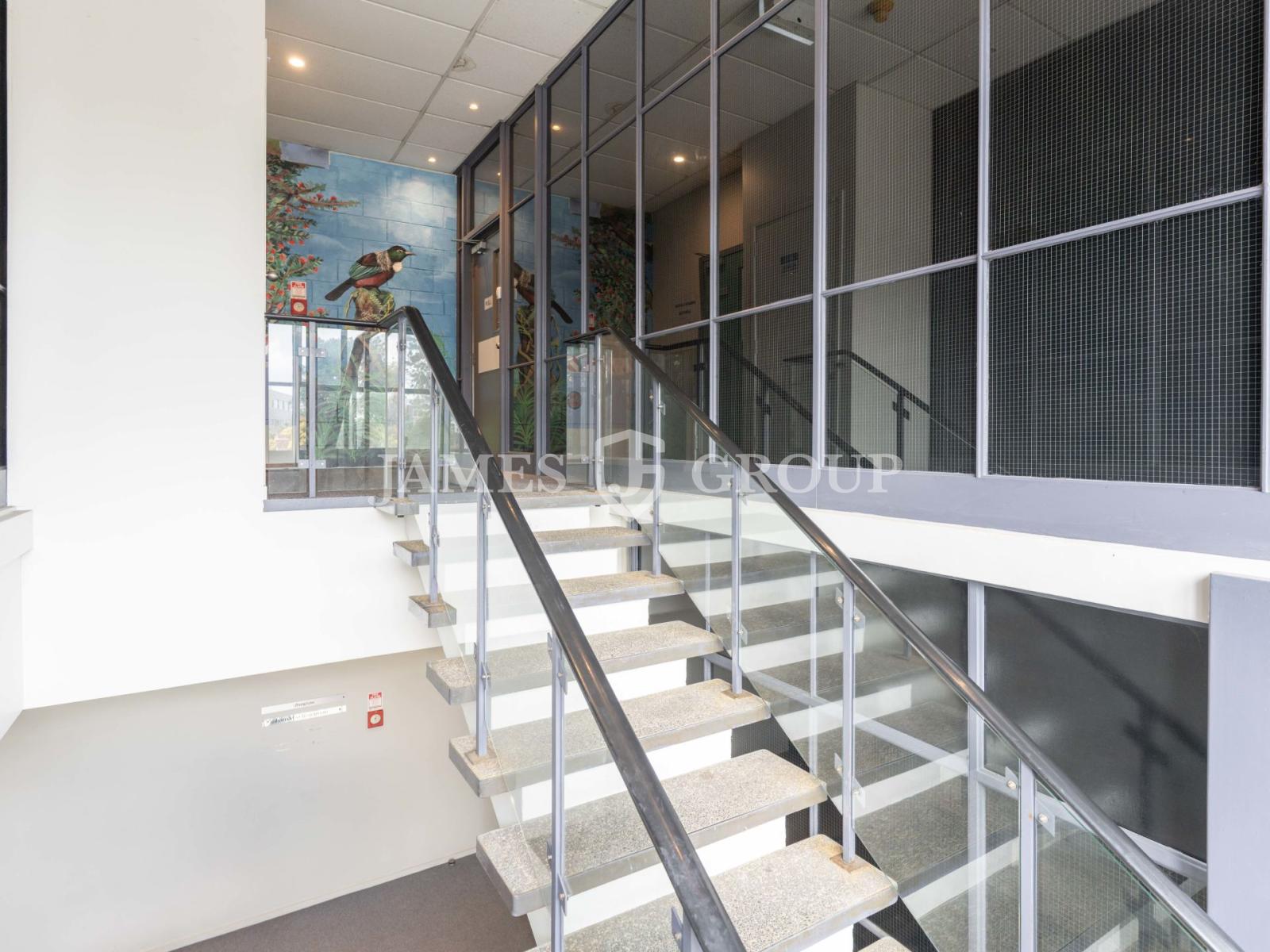 High-profile Office 150m² With Natural Light