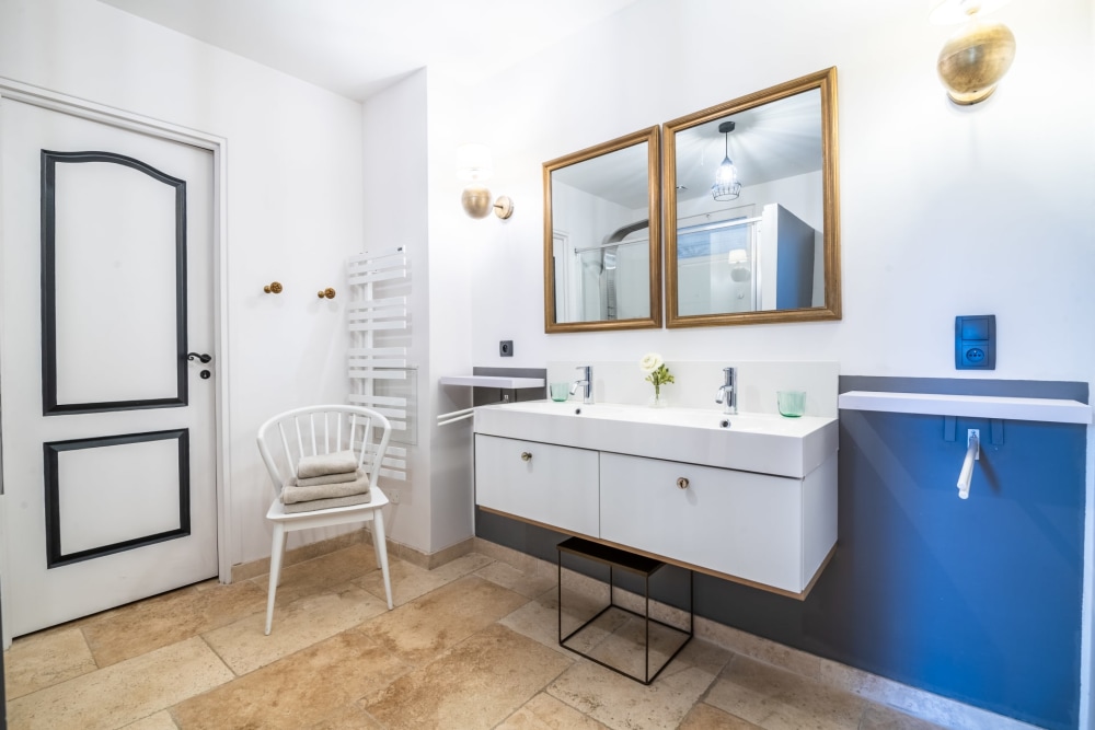 Photographs of Mas des Pêchers villa in Provence - Image 27 of 52
