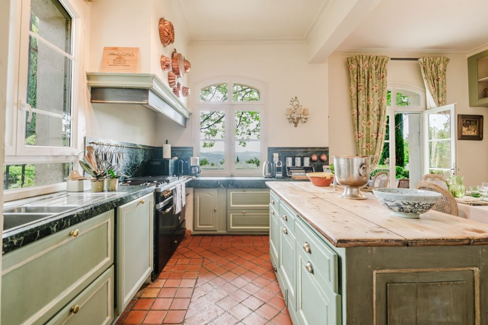 Photographs of Bastide Des Jardins villa in Provence - Image 10 of 52