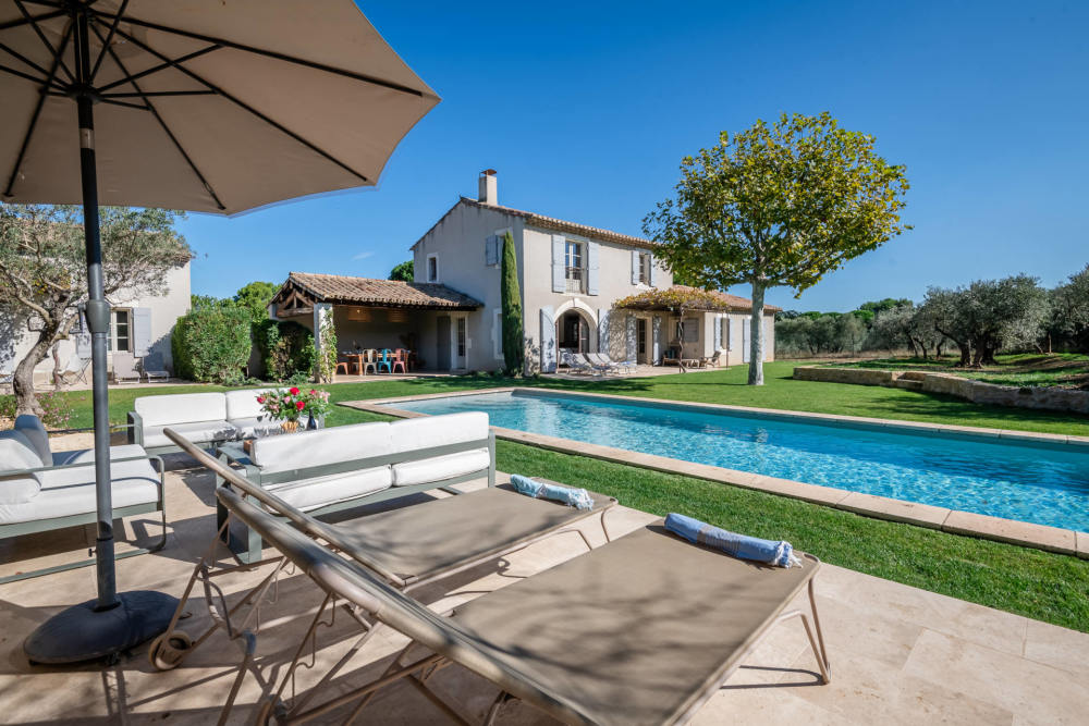 Photographs of Mas des Rabassiers villa in Provence - Image 3 of 32