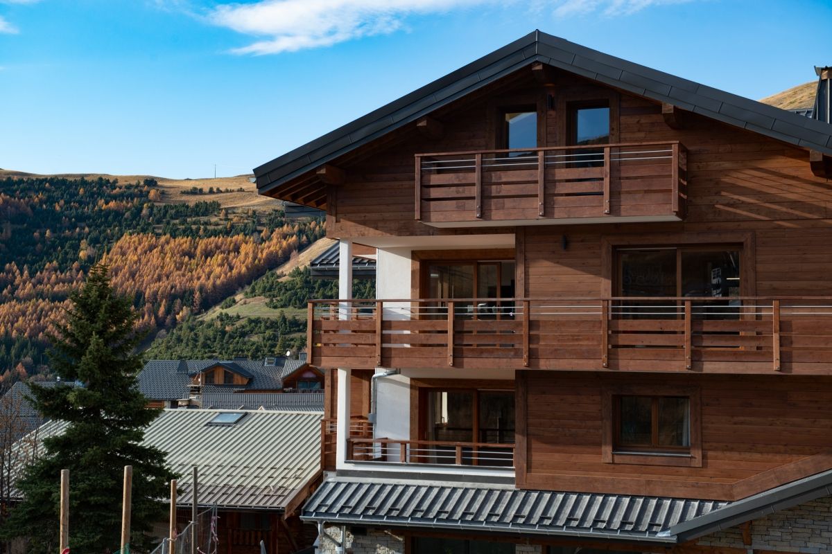 2 bed Apartment For Sale in Alpe d'Huez Grand Domaine, French Alps