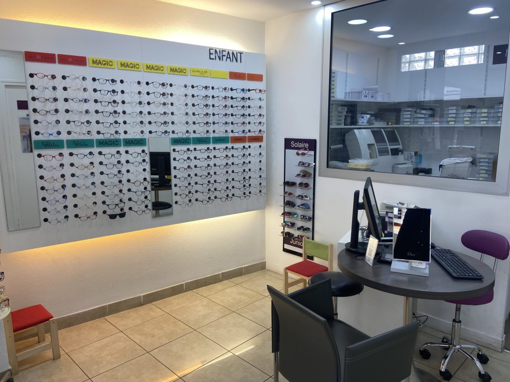 Magasin Opticien 28 rue Saint Denis 92700 COLOMBES intérieur