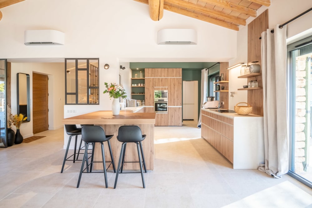 Photographs of Mas des Flaneries villa in Provence - Image 8 of 36