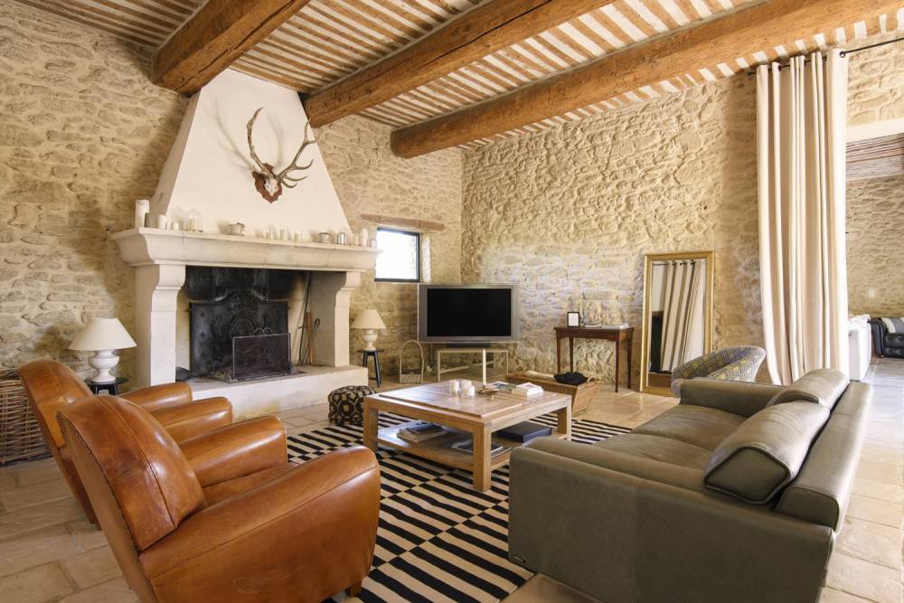 Photographs of Mas de la Sorgue villa in Provence - Image 9 of 45
