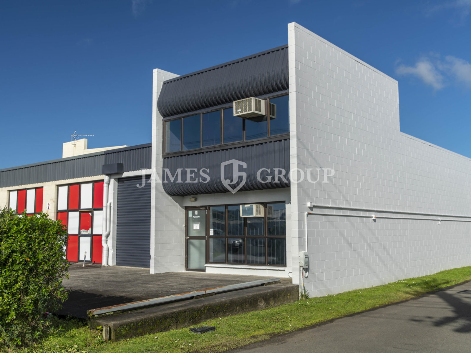 224m² Tidy Road Front Industrial | Henderson