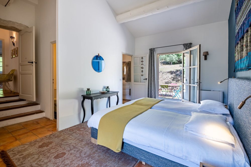 Photographs of Mas de la Salamandre villa in Provence - Image 49 of 57