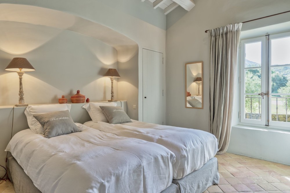Photographs of Mas de la Quietude villa in Provence - Image 22 of 48