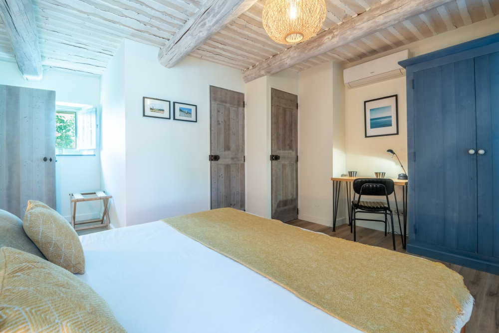 Photographs of Mas du Menuisier villa in Provence - Image 23 of 45