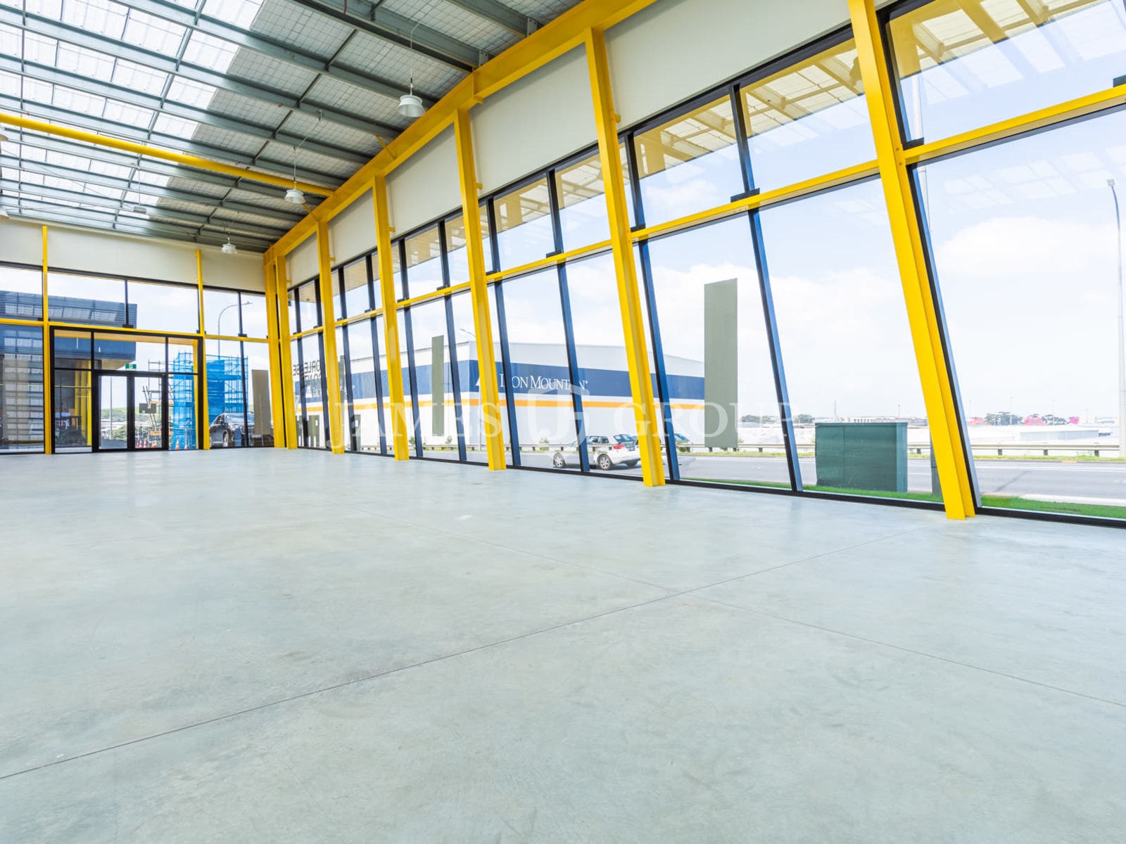 961sqm Penrose Warehouse With Massive Profile