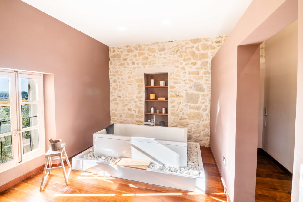 Photographs of Mas de la Sérénité villa in Provence - Image 15 of 39