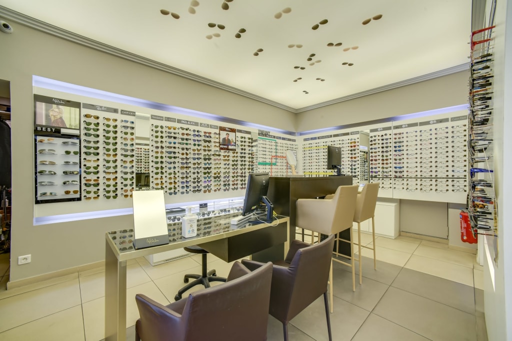 Magasin Opticien 89 rue du Commerce 75015 PARIS intérieur