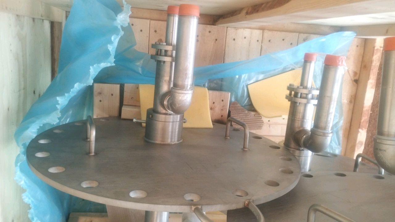 Lot with 4 Gas or Fluid Distributor for Industrial Reactors