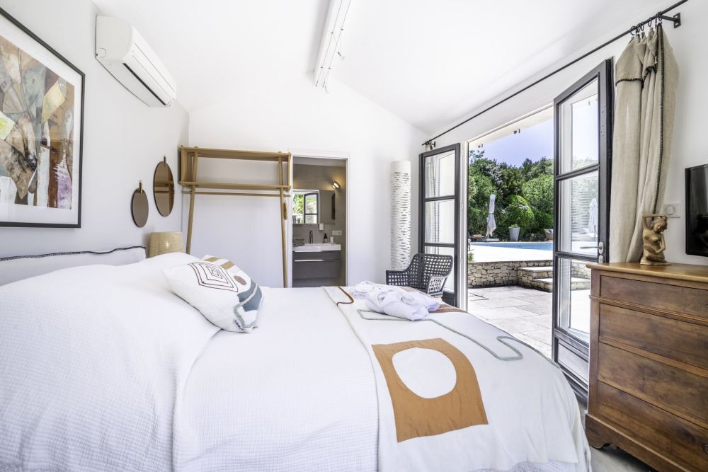 Photographs of Mas de la Caume villa in Provence - Image 38 of 52