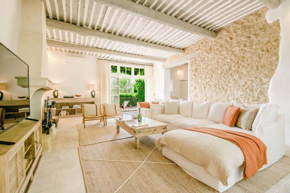 Photographs of Mas des Cinq Sens villa in Provence - Image 10 of 37