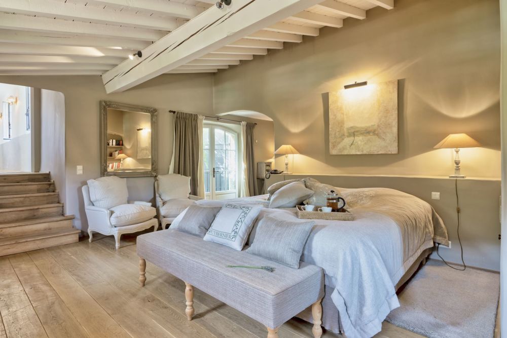 Photographs of Mas de la Quietude villa in Provence - Image 14 of 48