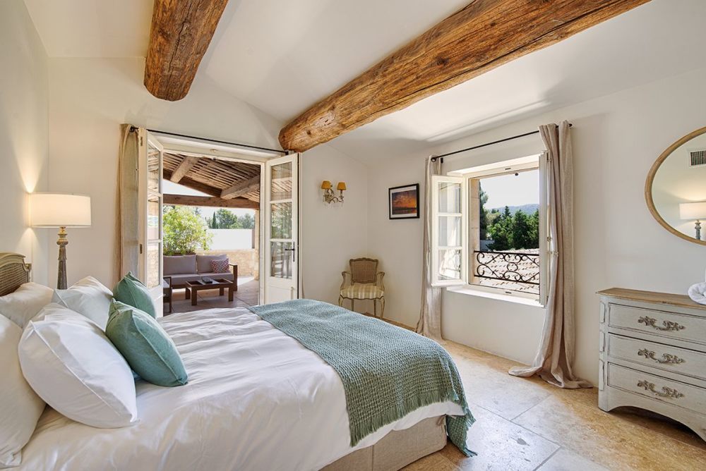 Photographs of Mas de Isa villa in Provence - Image 25 of 41