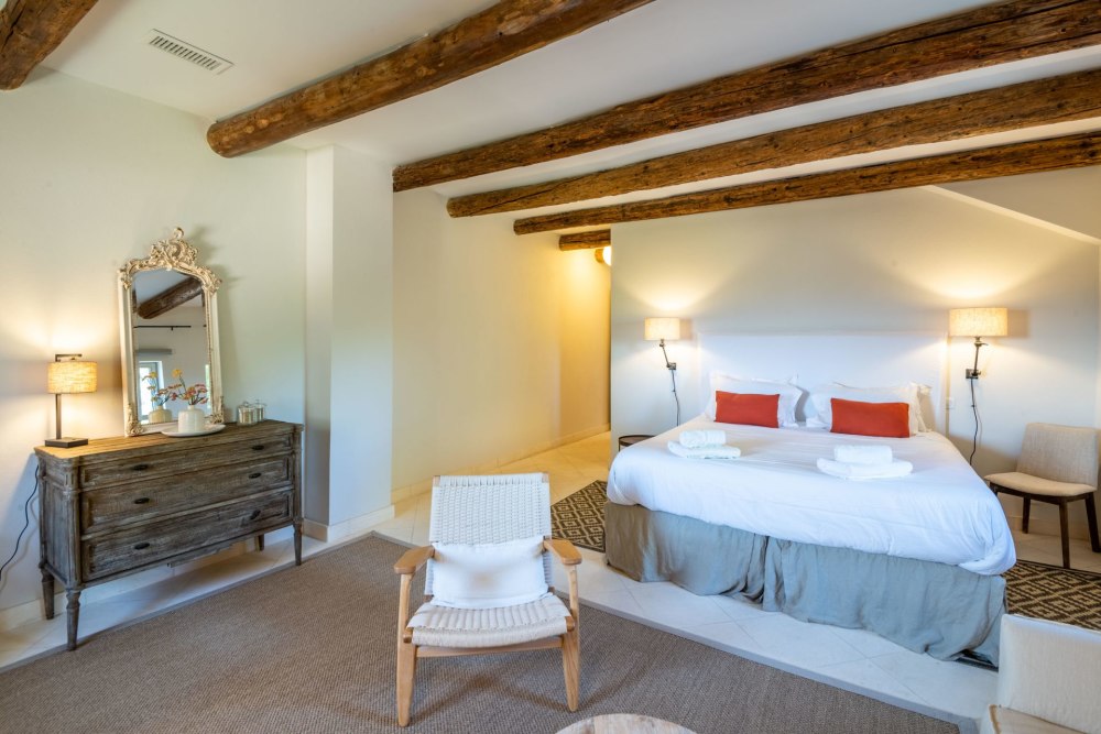 Photographs of Mas de Lacoste villa in Provence - Image 51 of 64