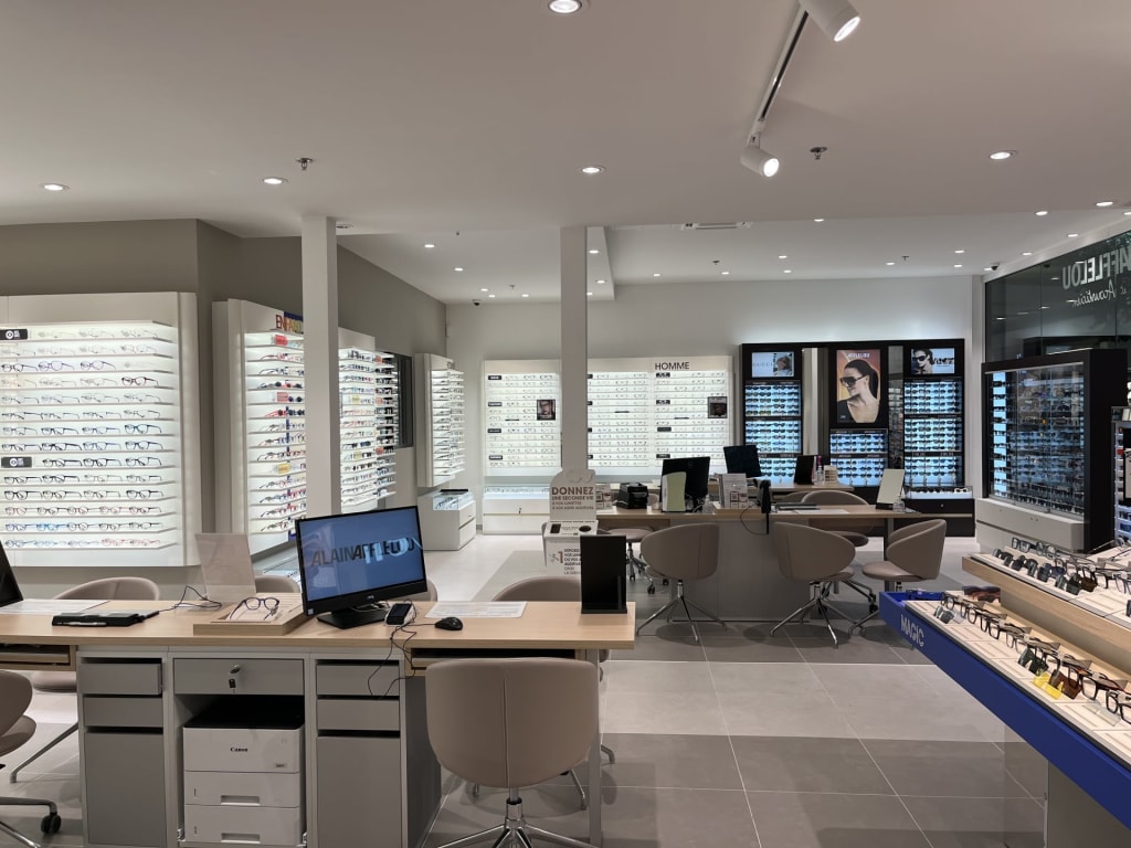 Magasin Opticien C.C. Carrefour 13127 VITROLLES intérieur