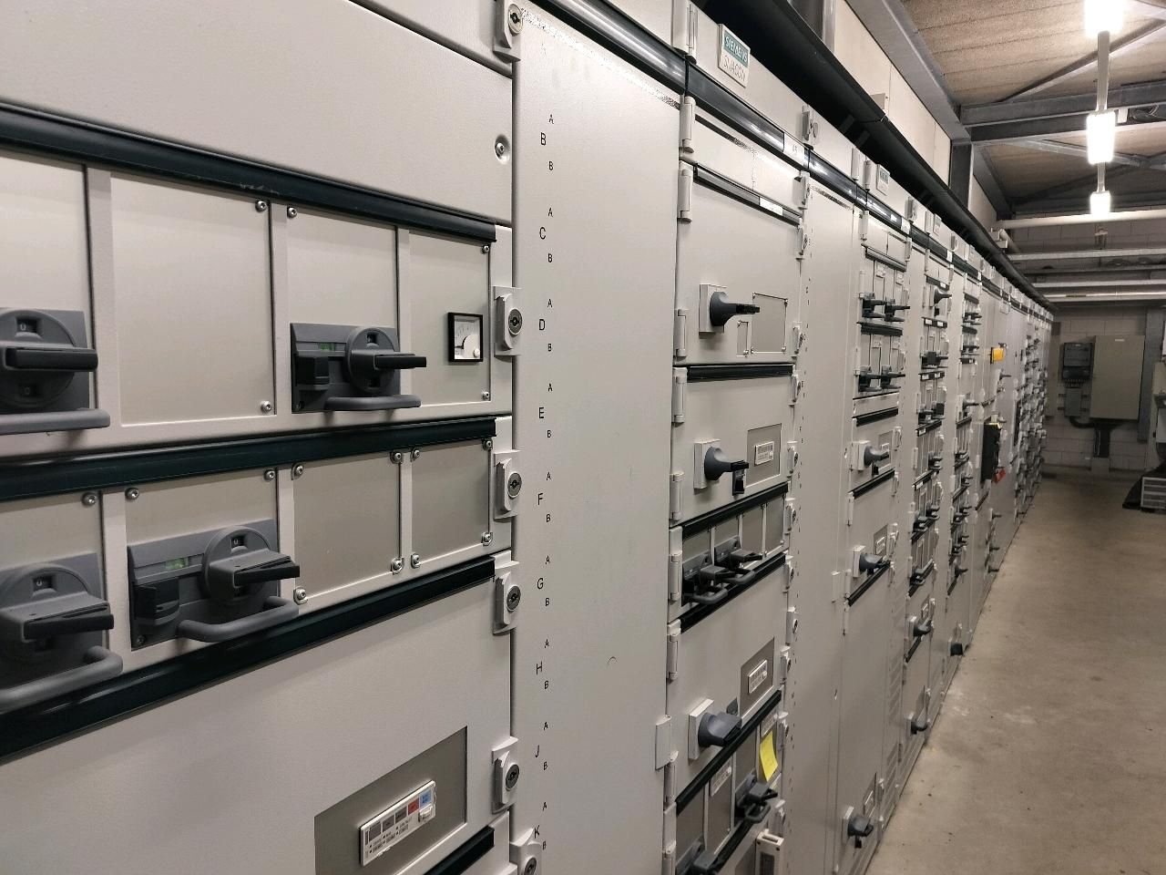 Switchgears(LV)- - Image 2