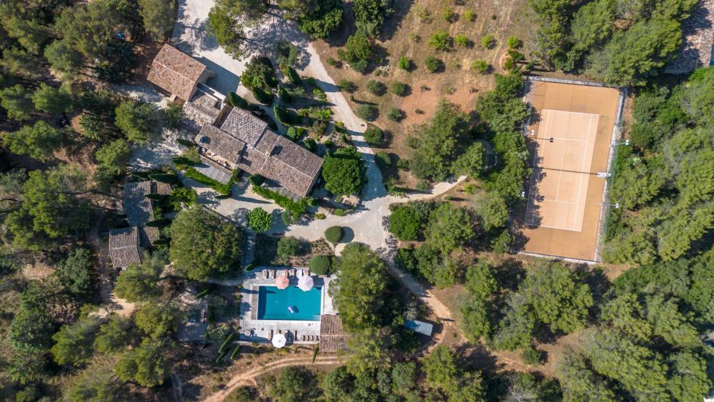 Photographs of Le Mas d’Eygalieres villa in Provence - Image 6 of 60