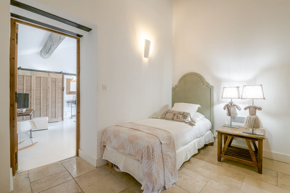 Photographs of Mas de Velorgues villa in Provence - Image 28 of 58