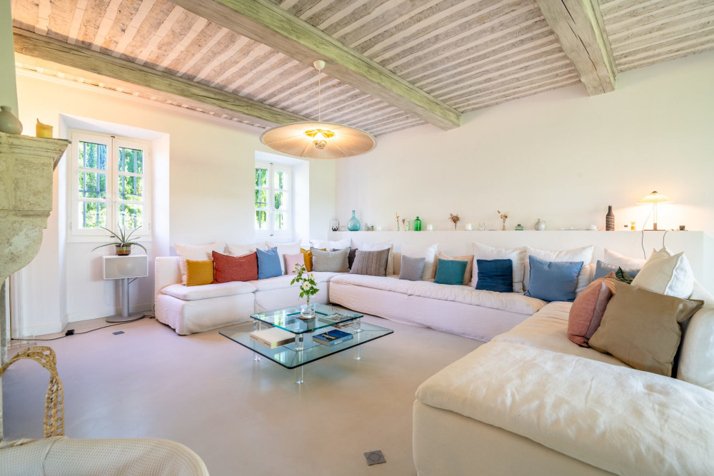 Photographs of Mas Cédrat villa in Provence - Image 11 of 56