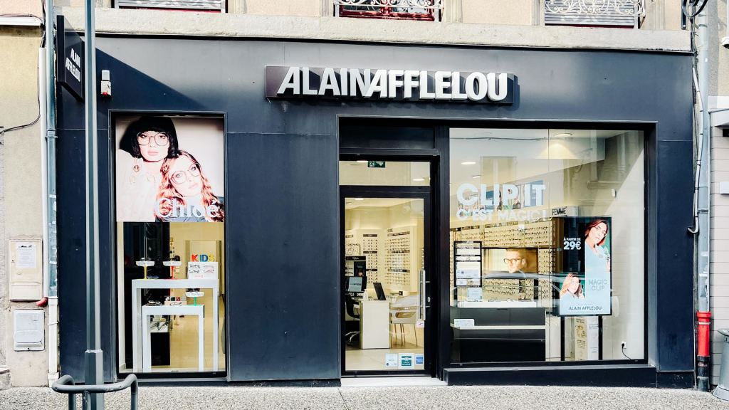 Magasin Opticien 11 rue Tupinerie 42600 MONTBRISON extérieur