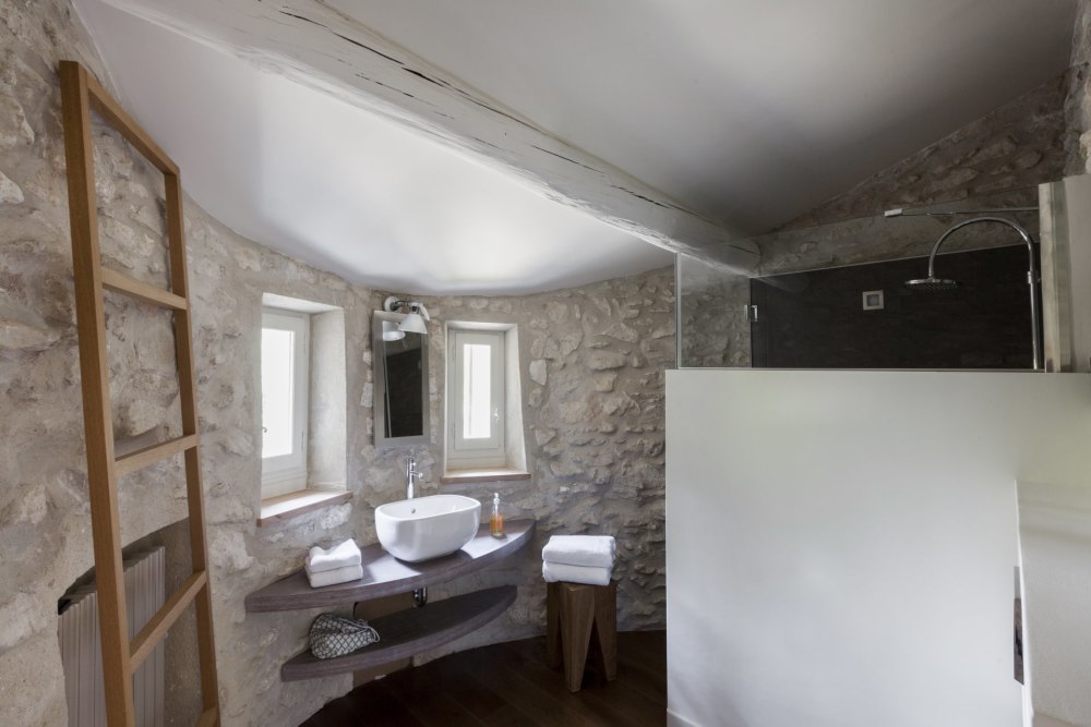 Photographs of Mas la Calade villa in Provence - Image 25 of 38