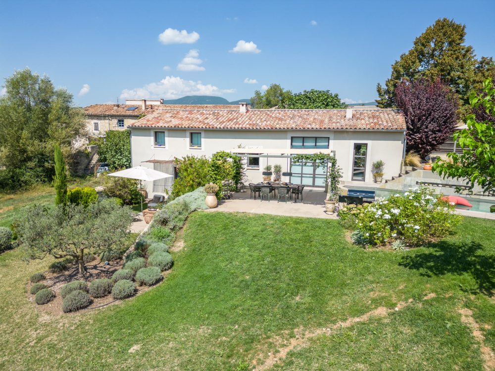 Photographs of Villa Caseneuve villa in Provence - Image 4 of 42