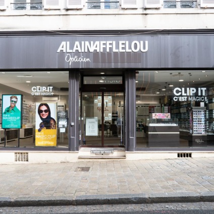 Magasin Opticien 3 rue Moyenne 18000 BOURGES intérieur