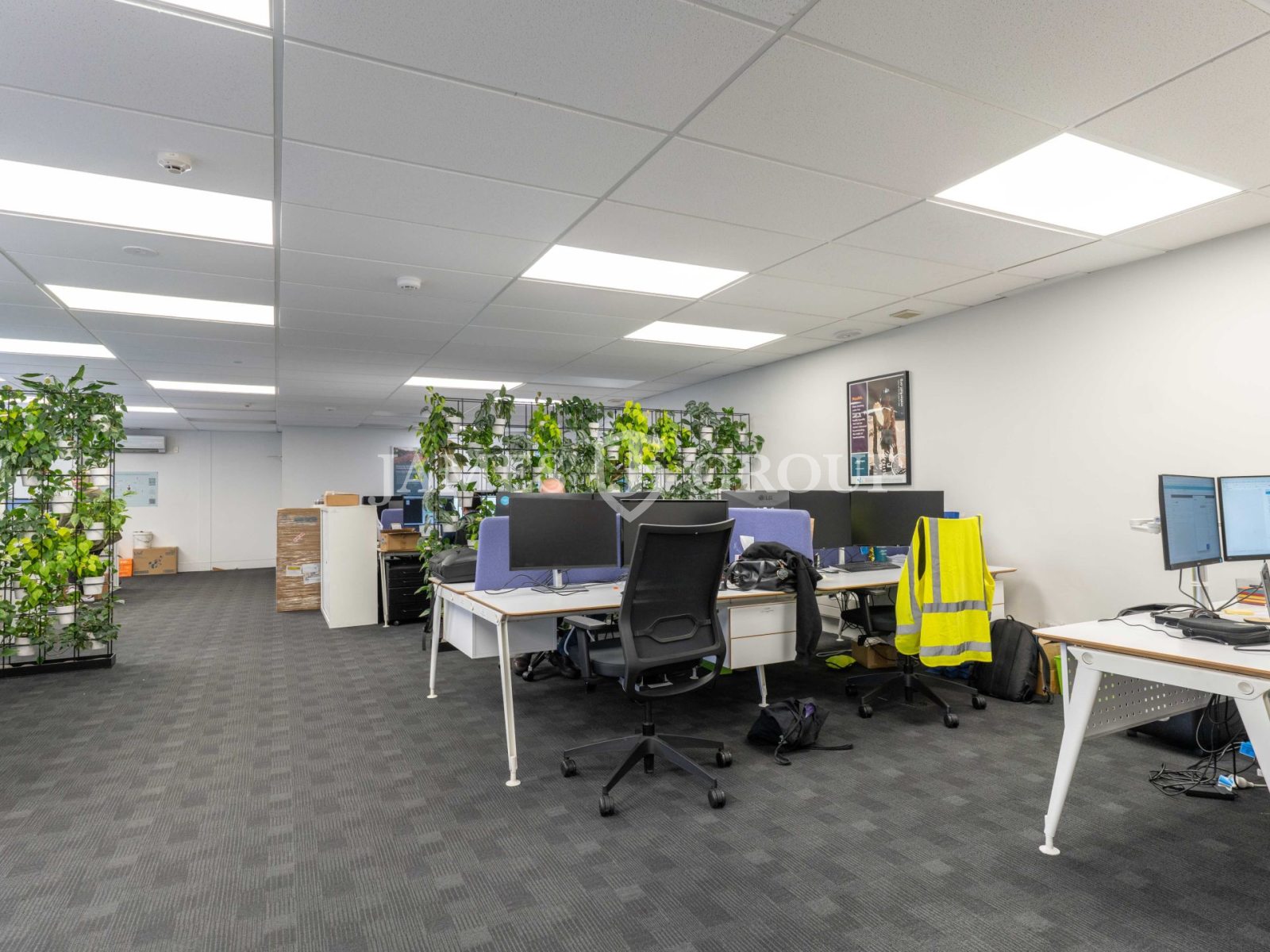 Industrial Hq | 1,147sqm Warehouse – 574sqm Office