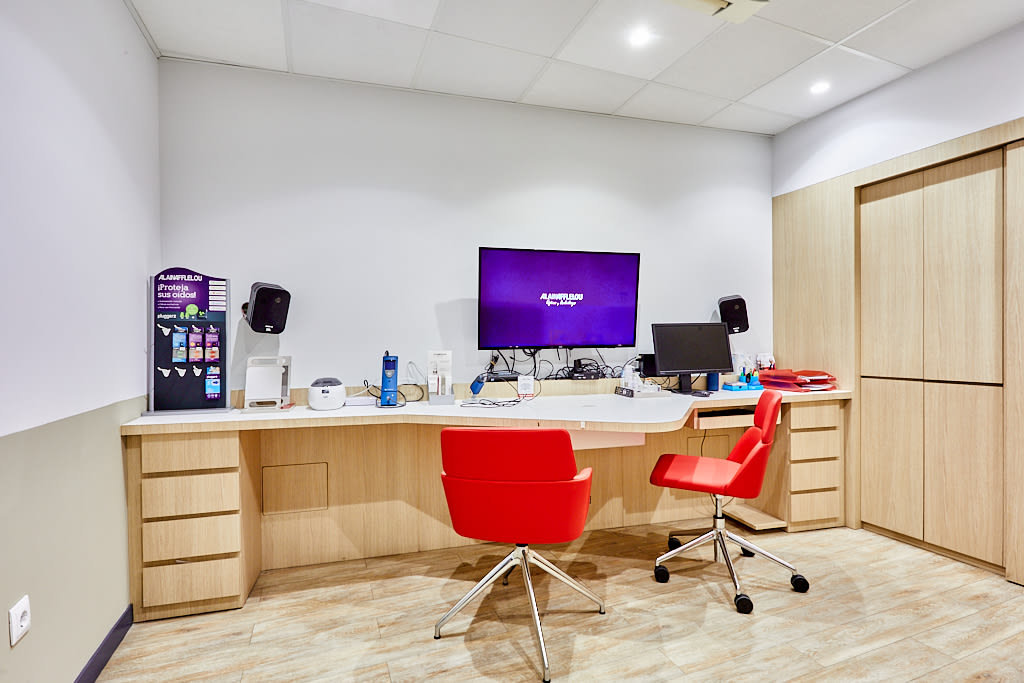Tienda Óptico CORREO  19 48005 Bilbao interior