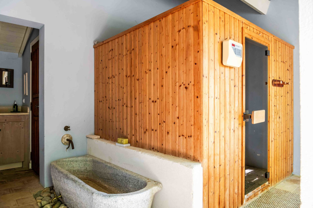 Photographs of Domaine de Fontclair villa in Provence - Image 54 of 60