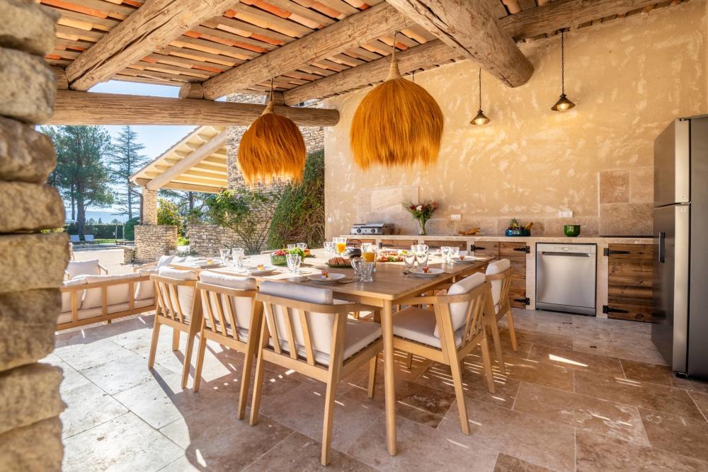 Photographs of Mas Margaux villa in Provence - Image 3 of 43