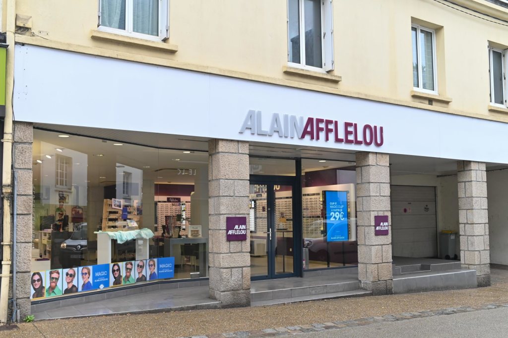 Magasin Opticien 12 bis rue du Château 29120 PONT-L'ABBÉ extérieur