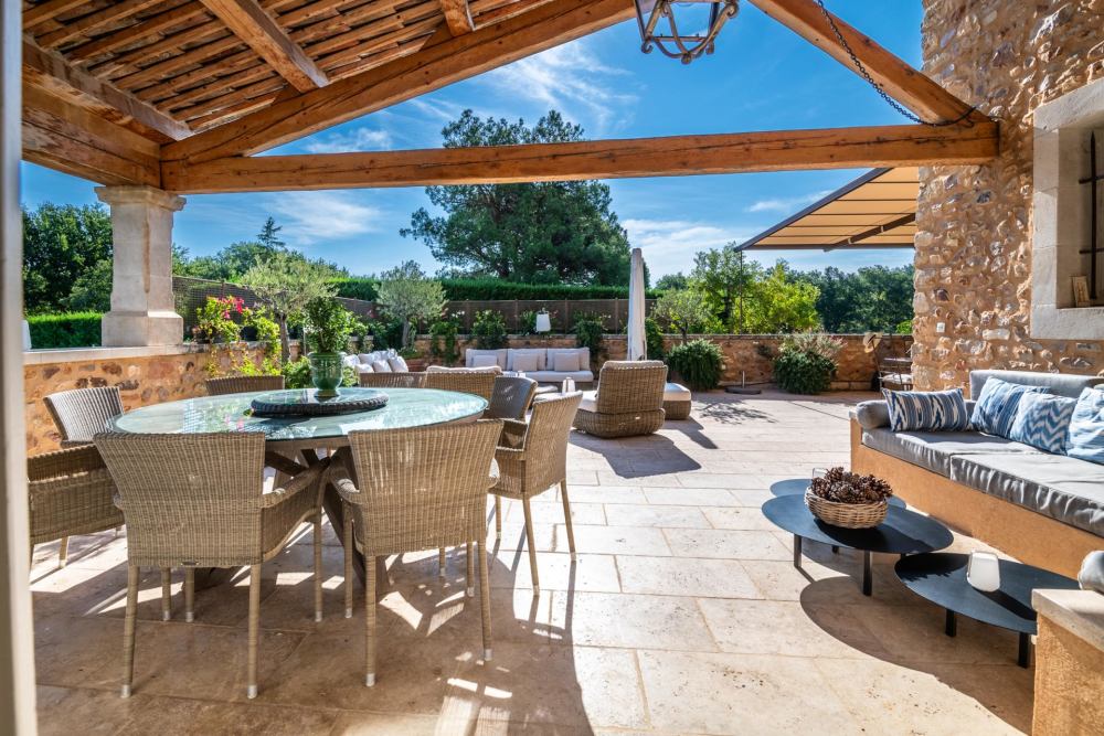 Photographs of Mas du Milan villa in Provence - Image 15 of 50